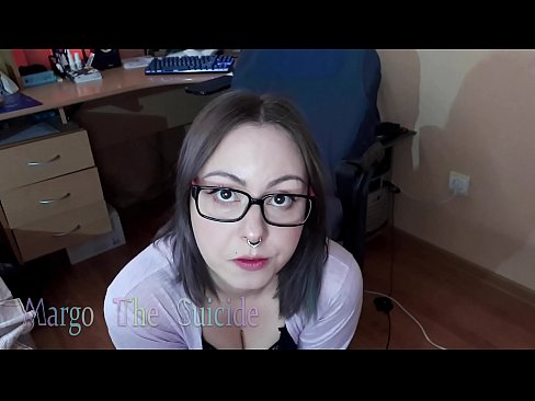 ❤️ 안경을 쓴 섹시한 여자가 카메라에 딜도를 빤다. ❌ 섹스 비디오 ko.com-porn-zog.ru에서 ❌❤